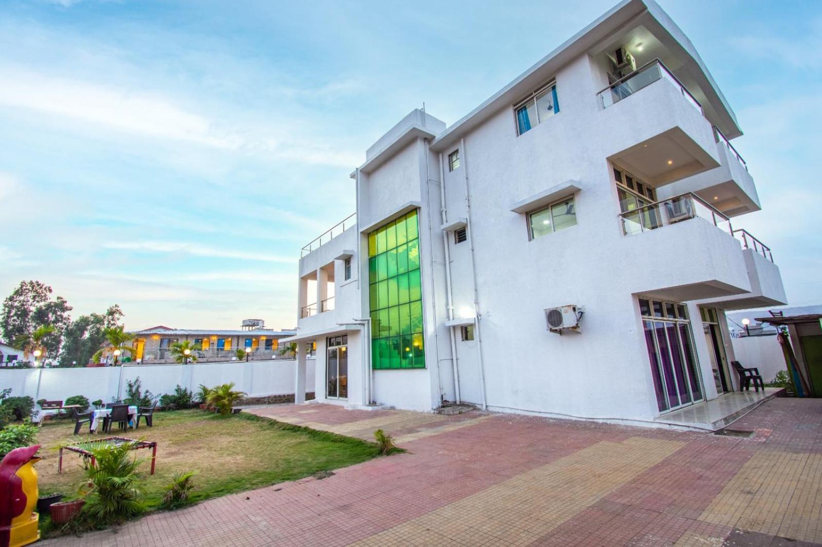Empyrean Stay Ll 6Bhk Ll Royal Bramha Palace Ll Pvt Pool Ll โลนาวาลา ภายนอก รูปภาพ