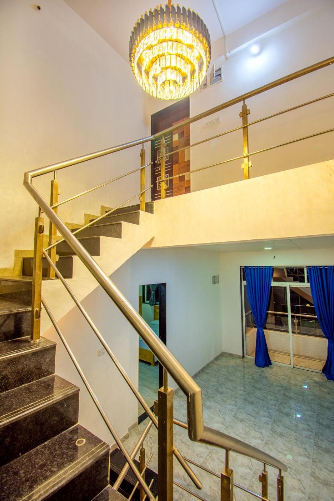 Empyrean Stay Ll 6Bhk Ll Royal Bramha Palace Ll Pvt Pool Ll โลนาวาลา ภายนอก รูปภาพ