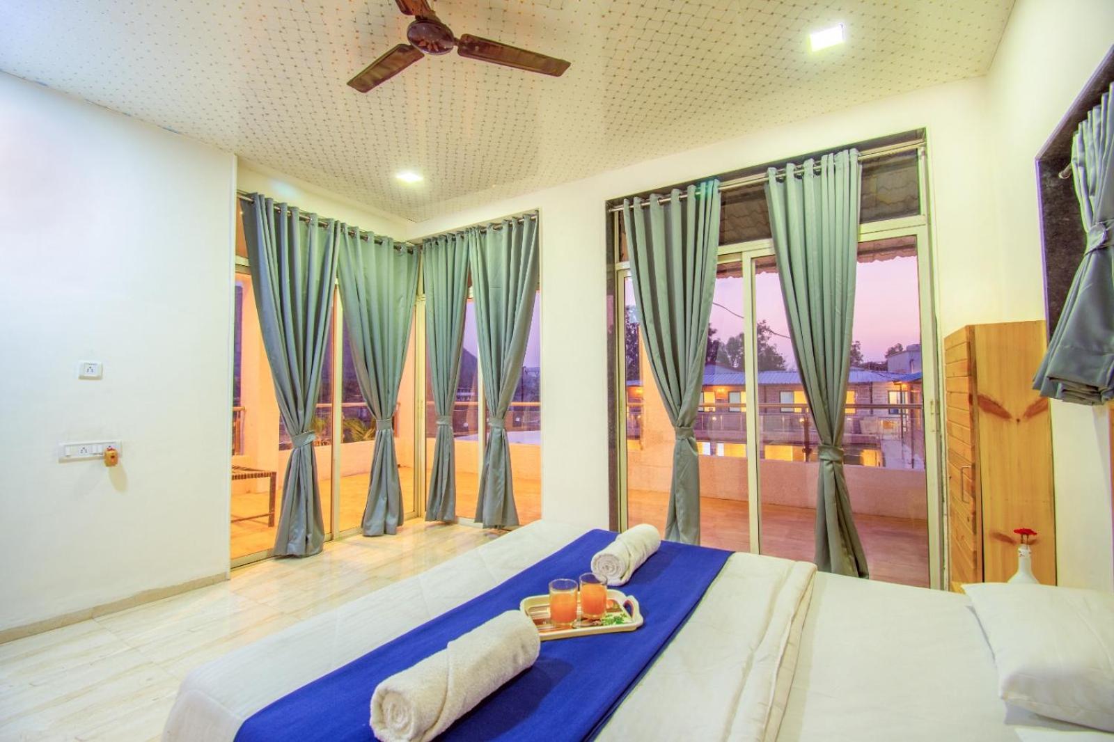 Empyrean Stay Ll 6Bhk Ll Royal Bramha Palace Ll Pvt Pool Ll โลนาวาลา ภายนอก รูปภาพ