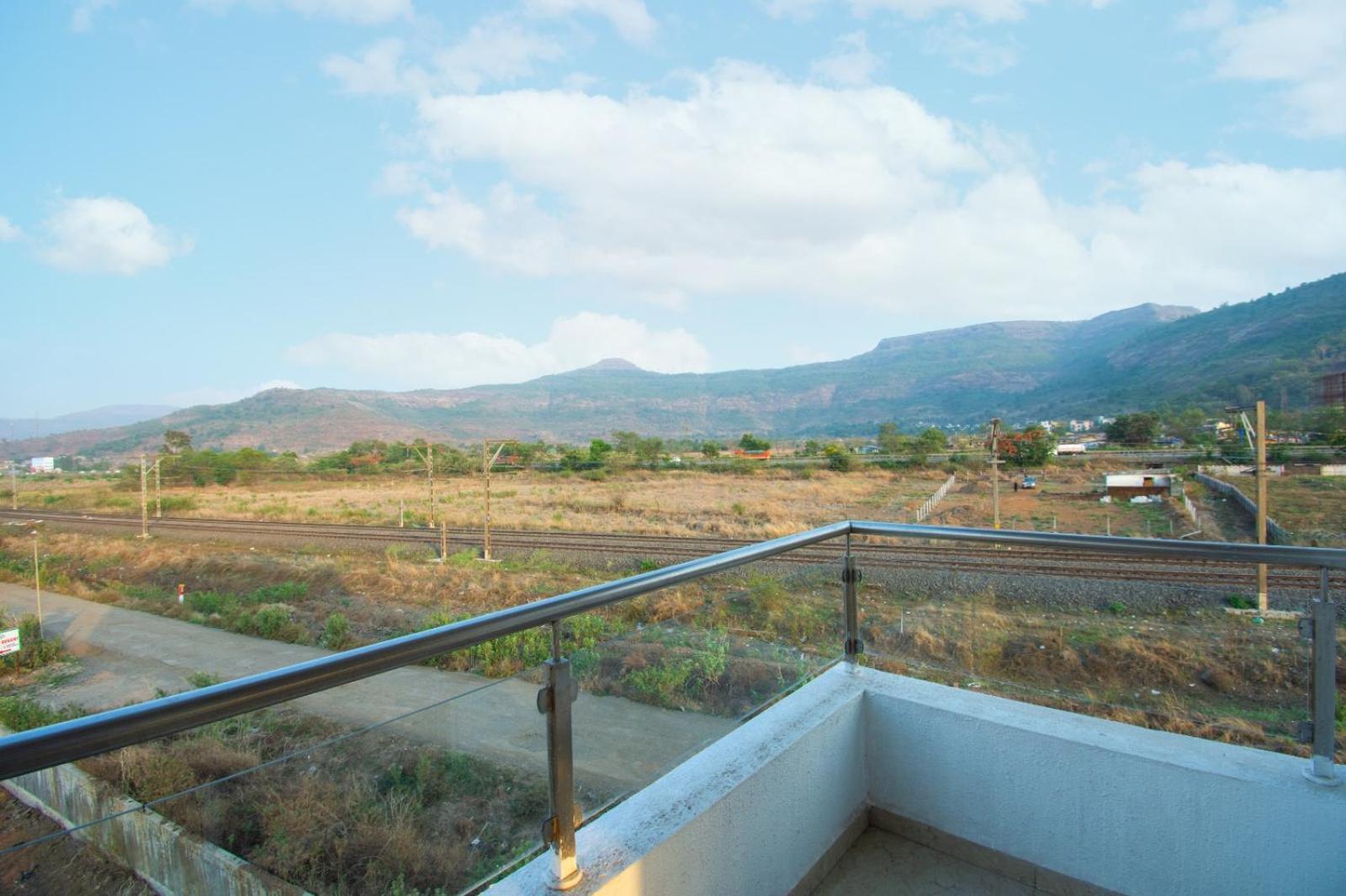 Empyrean Stay Ll 6Bhk Ll Royal Bramha Palace Ll Pvt Pool Ll โลนาวาลา ภายนอก รูปภาพ